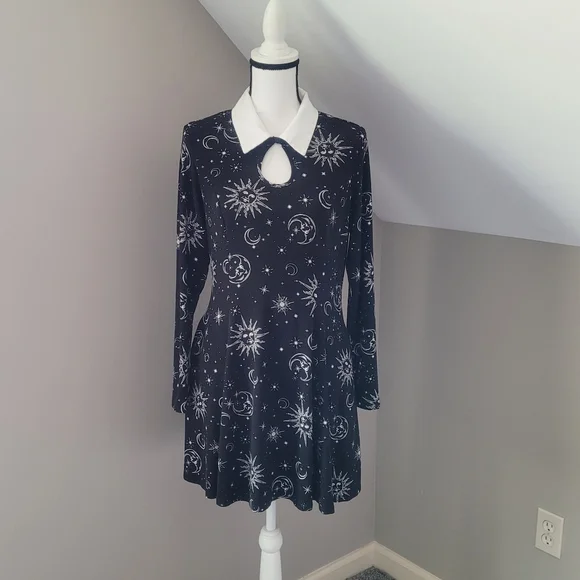 grey long sleeve dress outfit Bebe Women's Long Sleeve V-Neck Midi Sweater Dress, Size Medium in Gray Viscose